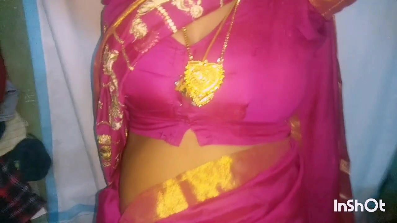 Big Ass Tamil Saree Housewife Big Boobs Fuck in Village