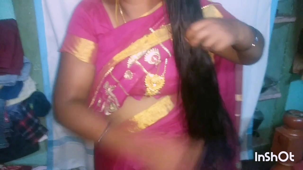 Big Ass Tamil Saree Housewife Big Boobs Fuck in Village