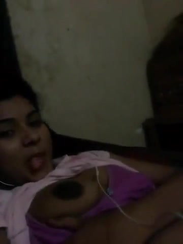 Desi cute girl show her boobs on cam