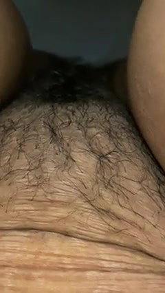 wet n desi hot pussy peeing loud.