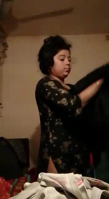 Unsatisfied Married Bhabi Showing And Fingering