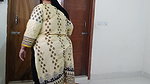 (Desi Priya Aunty ko Jabardast Choda) Tamil Dairty BBW priya Aunty Fucked By Her Devar while sweeping Room – Hindi Audio