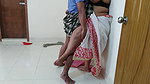 Ghar jhadu lagate hue maa ko chodane par Jabardast apni Beta – Hindi Audio (Indian Sex)