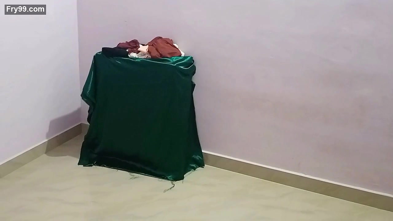 Desi babhi caught on camera changing dress