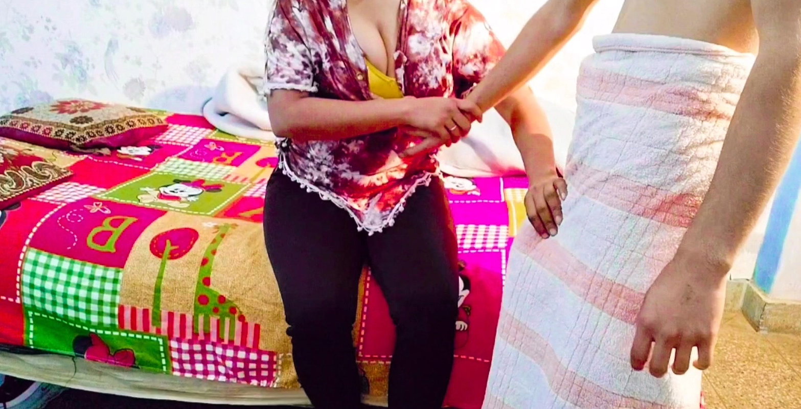 Jija or sali chudai jija ne apni sali ko bhut choda. Sali ke bade boobs dekh ke jija ka land khada ho gya Hindi video