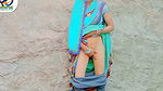 Village ki bhabhi ne saree finger karke ke man ki niyat Badal dali saree removing finger show and chudai