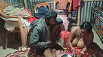 Indian desi housewife ne Pani Puri ke sath dudh pilaya
