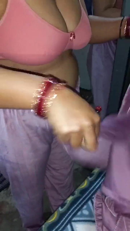 Panjabi Bhabhi Having Change Her Dress