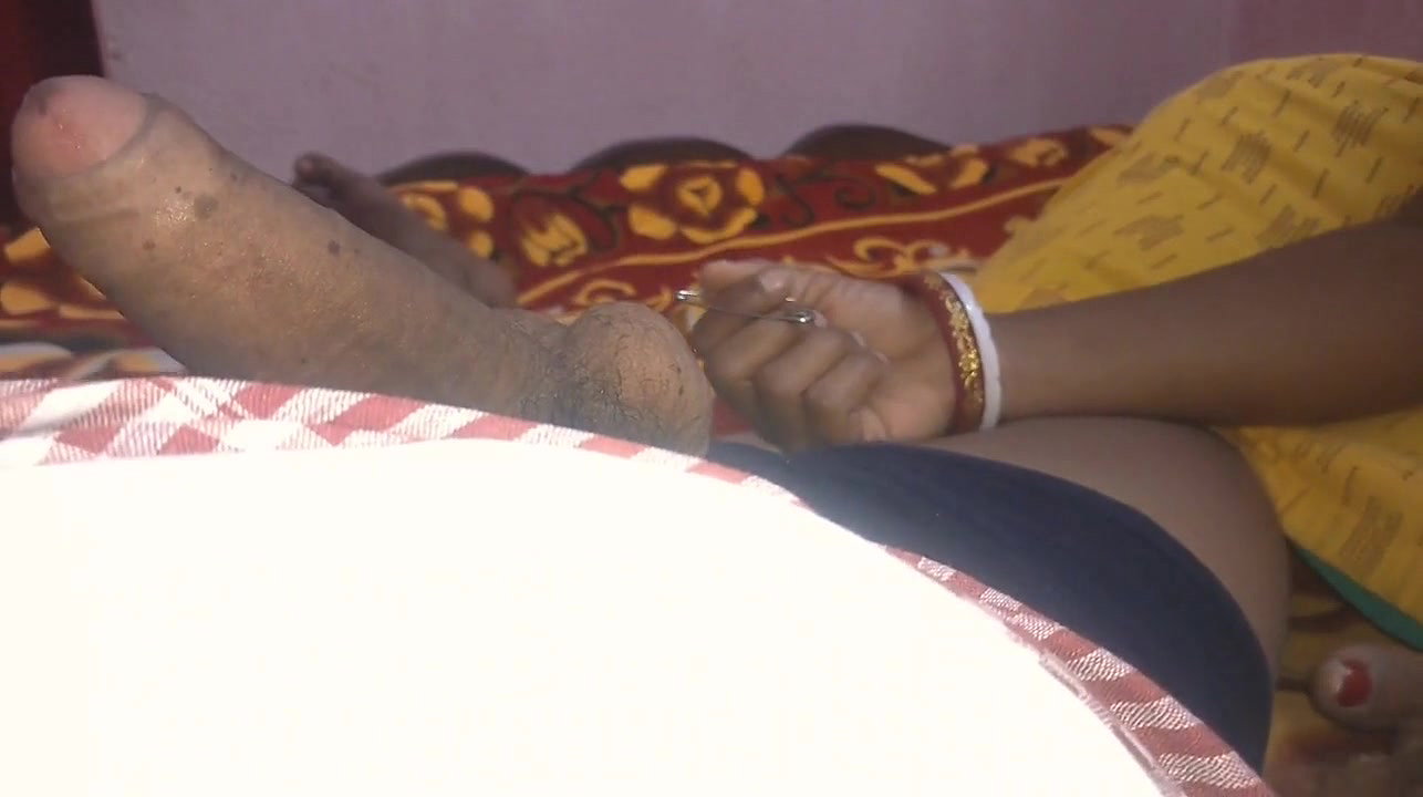 Priya Bhabhi was alone boobs fucking