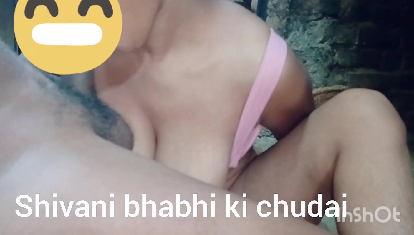 Shivani bhabhi aapne bade bade boob press kar rahi hai aur chut ko bhi pess kiya aur aapne sautele bate ka kale lund ko chusa aur chudai kar