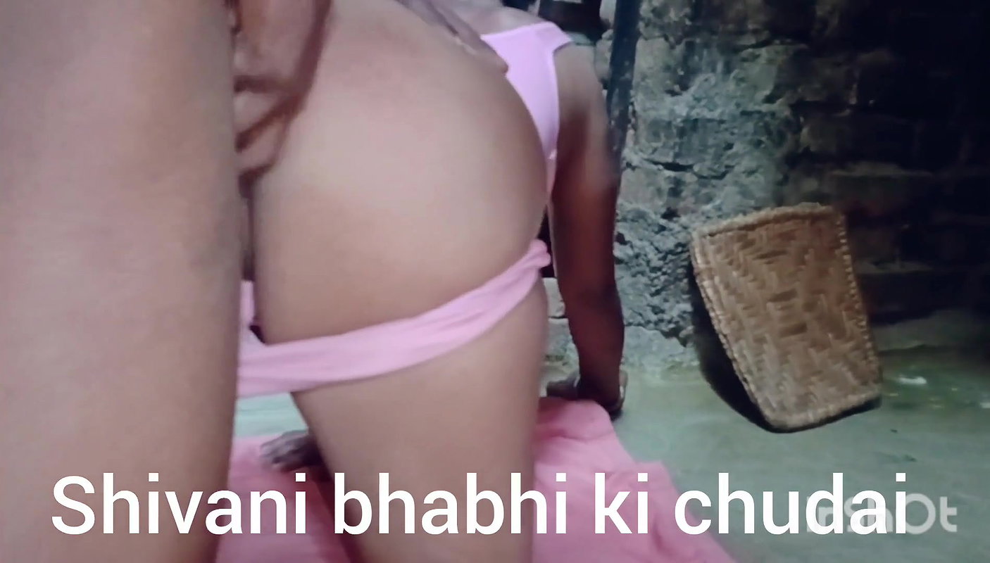 Shivani bhabhi aapne bade bade boob press kar rahi hai aur chut ko bhi pess kiya aur aapne sautele bate ka kale lund ko chusa aur chudai kar
