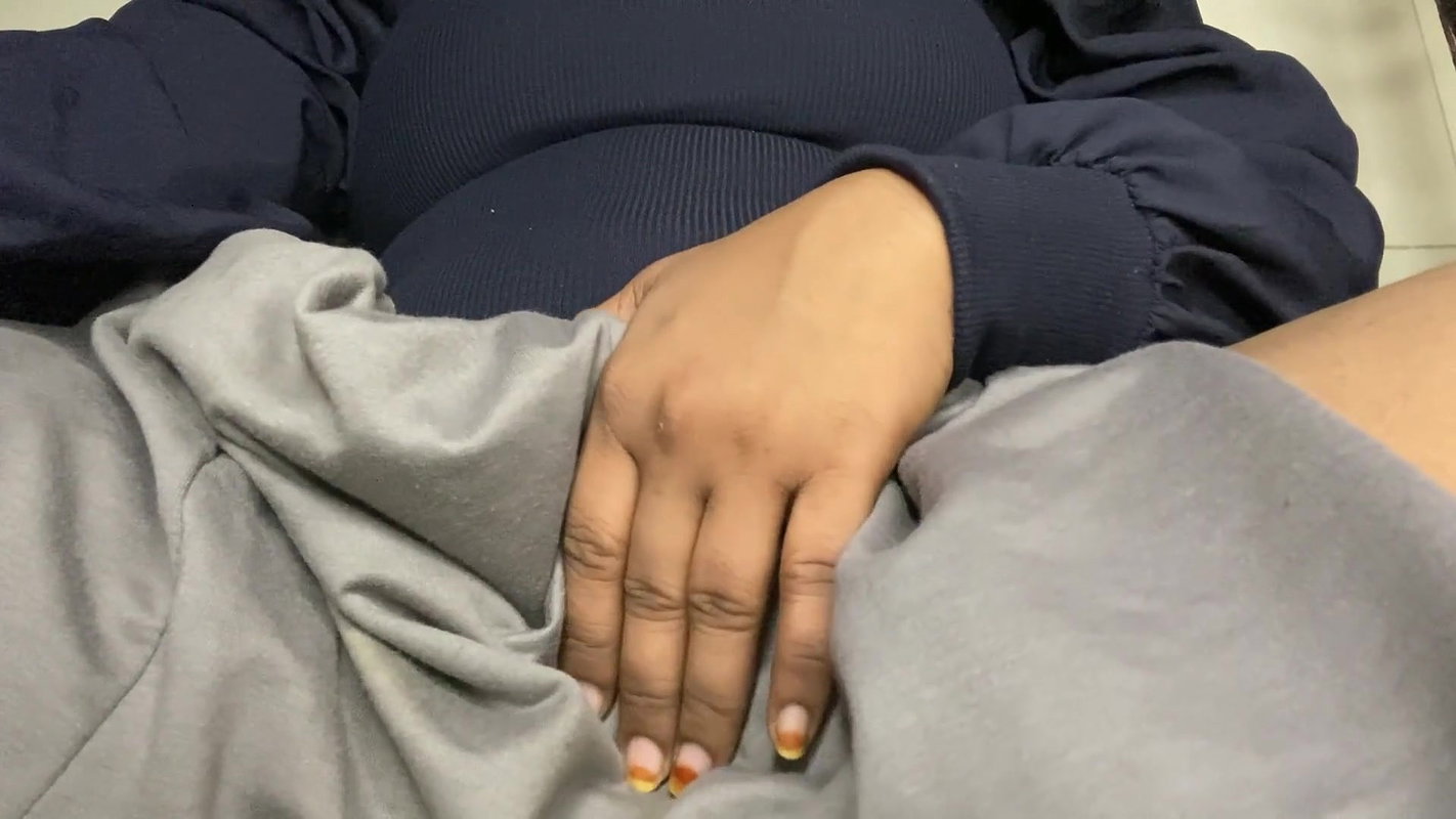 Tamil girlfriend speaking she needs sex while fingering