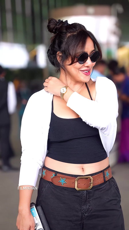 BIHARAN NEHA SHARMA BUSTY BOOBS AMPLE CLEAVAGE POPPING TEASE HQ VIDEO 2