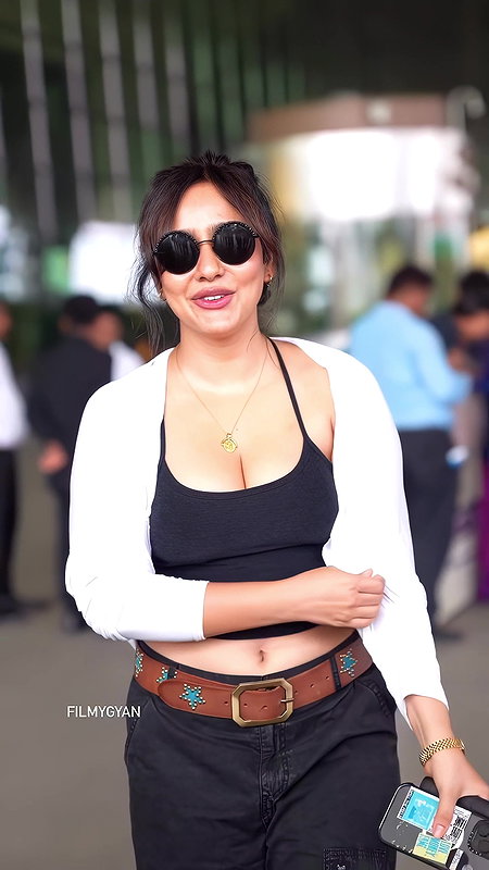 BIHARAN NEHA SHARMA BUSTY BOOBS AMPLE CLEAVAGE POPPING TEASE HQ VIDEO 2