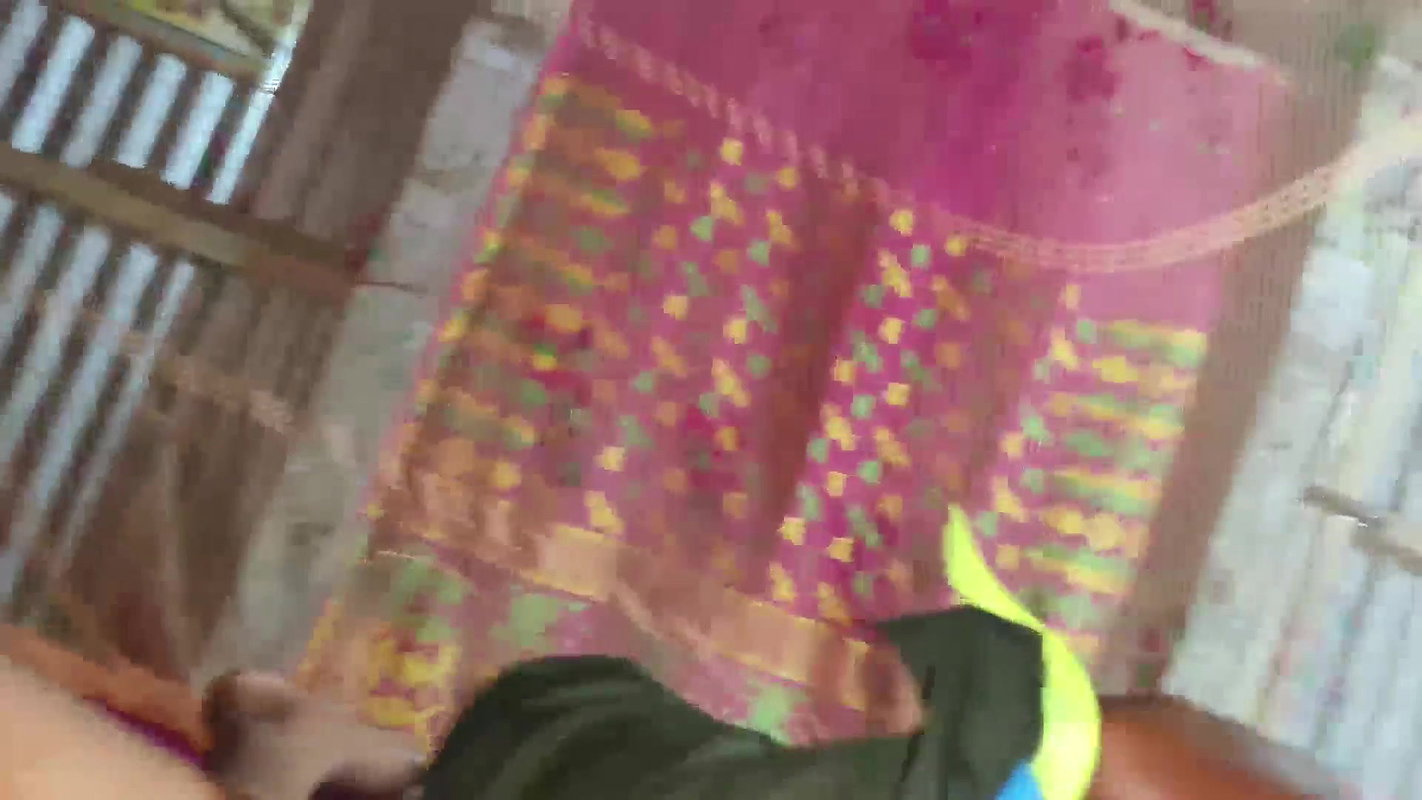 Audio sound Desi bhabhi and dewar enjoy friend