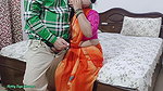Desi bhabhi kitchen meBartan Dho rahi thi tabhi devar ne piche se bhabhi ki le li