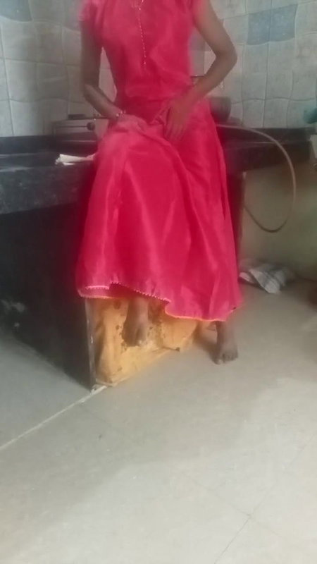 Ghar ki party main madarchod pati ka dost aya aur chod gaya mujhe
