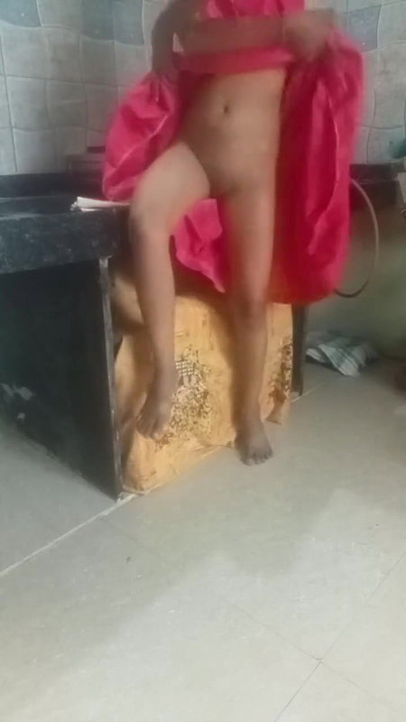 Ghar ki party main madarchod pati ka dost aya aur chod gaya mujhe