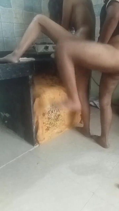 Ghar ki party main madarchod pati ka dost aya aur chod gaya mujhe