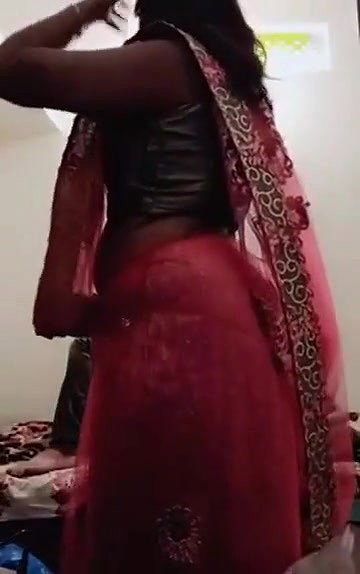 Swathi naidu romantic saree change part-1