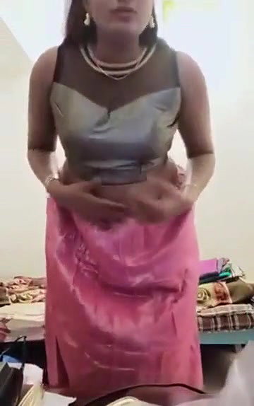 Swathi naidu romantic saree change part-2