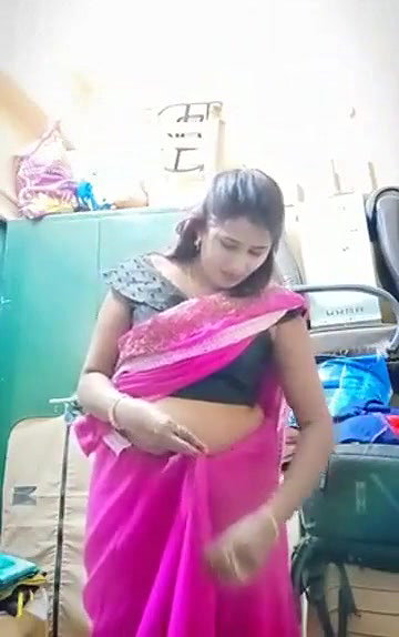 Swathi naidu saree by showing boobs,body parts and getting ready for shoot part-1