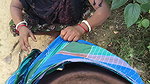 Indian bhabhi Jungle saaf karte hue chudai ki