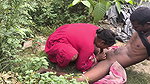 Indian desi pados ki bhabhi ko jungle mein bulakar chudai ki