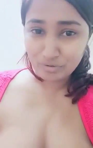 Swathi naidu showing her boobs and asking to call by giving her contact details
