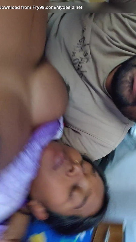 Pregnancy mein bhabhi ki boobs mein bahot khujli ho rahi thi unke pati ne boobs chatkar unki khujli mitai – desi dehati bhabhi boobs suking