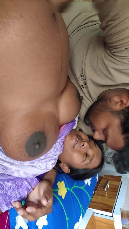 Pregnancy mein bhabhi ki boobs mein bahot khujli ho rahi thi unke pati ne boobs chatkar unki khujli mitai – desi dehati bhabhi boobs suking