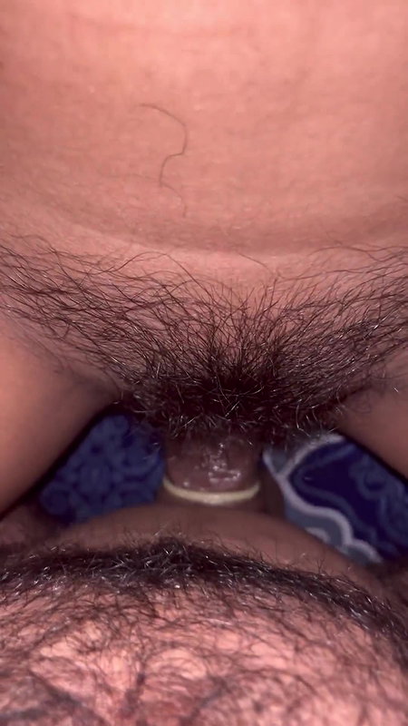 When no one was at home, he called his girlfriend home and fucked her