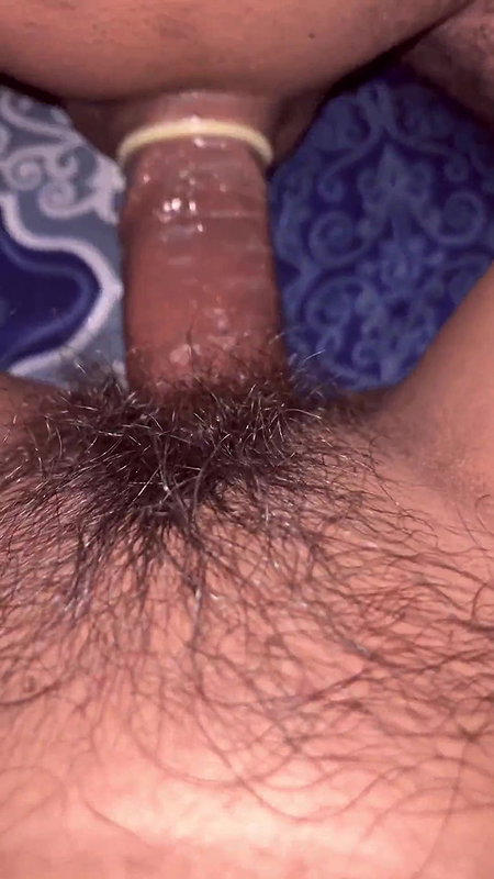 When no one was at home, he called his girlfriend home and fucked her